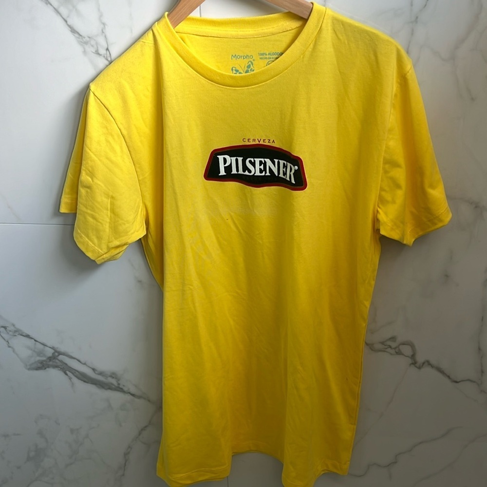 Graphic tee yellow beer lovers shirt